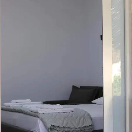 אורחן Neranxi *