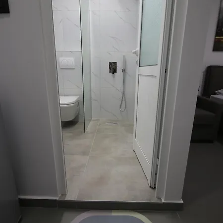 Neranxi Inn Himarë
