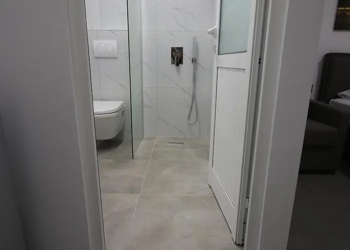 Neranxi Zajazd Himara